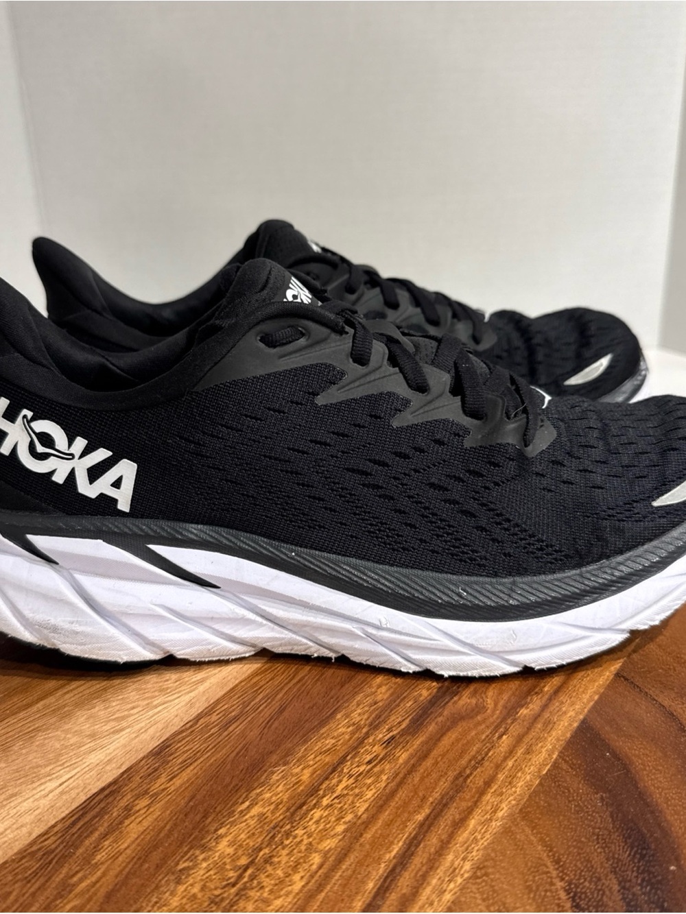 Hoka Clifton 8 Running Shoes Women's Size 9B Blk White Athletic Training Sneaker